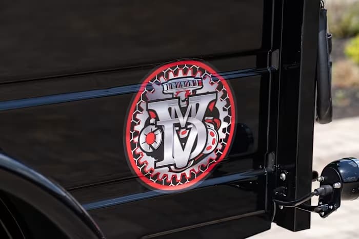 Red, white, and black VDM emblem on SYNISTA’s rear bedside — photo 23 of 23