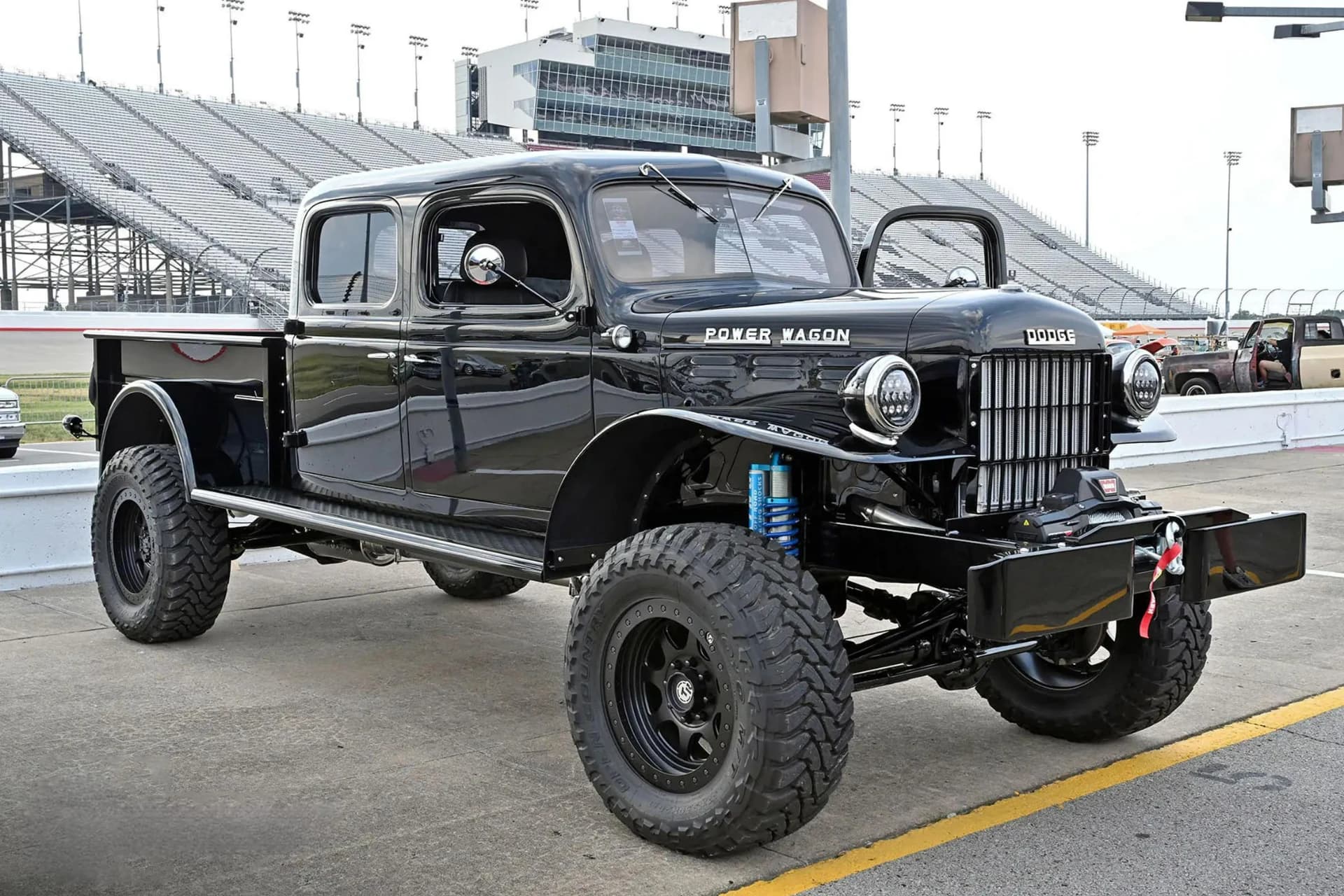 Synista at Nashville Superspeedway during Mecum Nashville