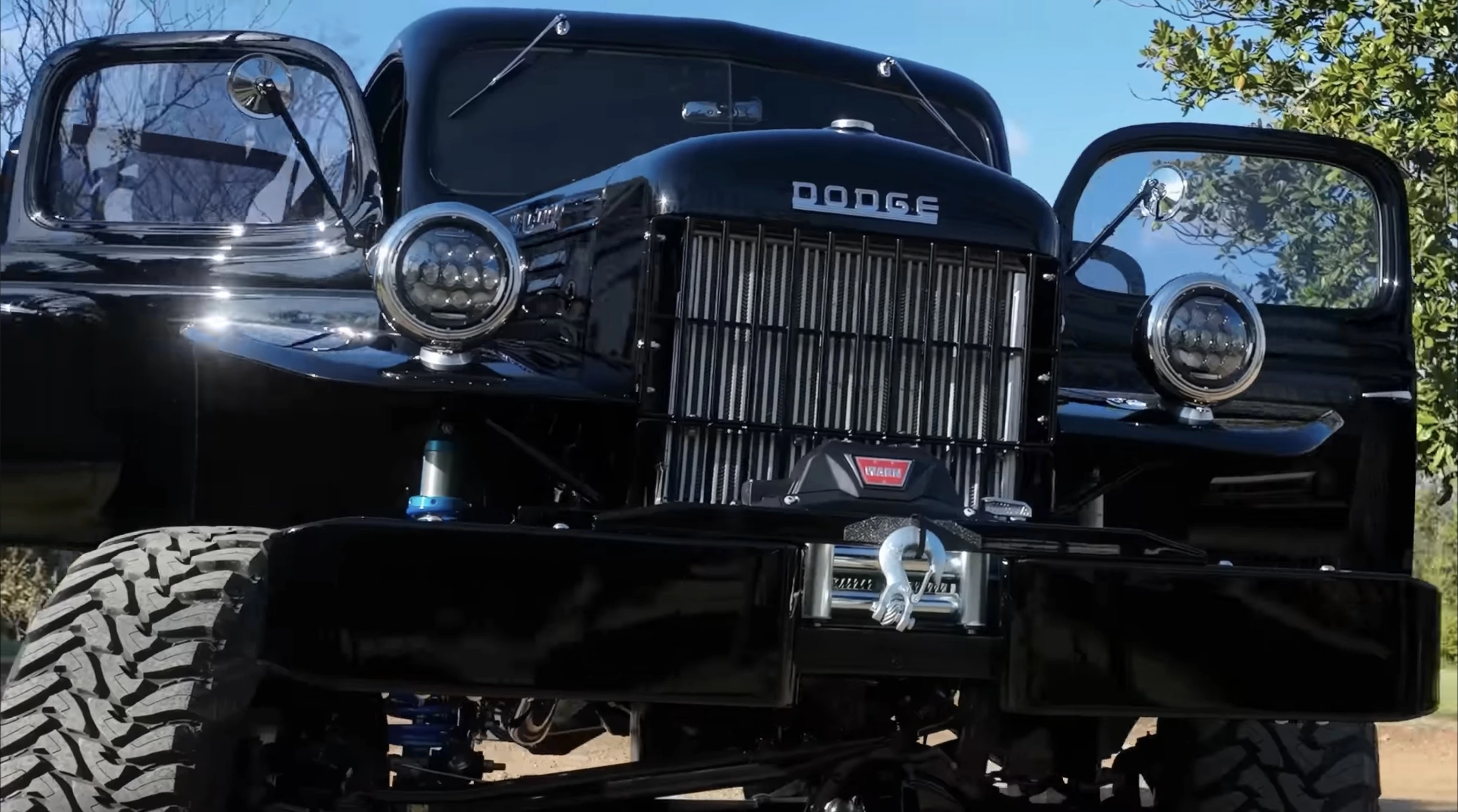 Dodge Power Wagon 4-Door Cab thumbnail 2