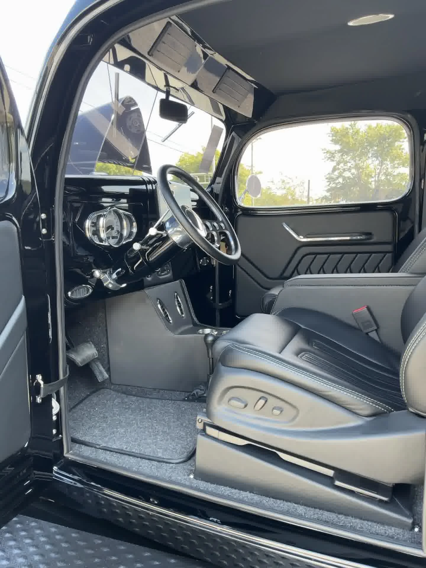 Dodge Power Wagon 4-Door Cab thumbnail 8