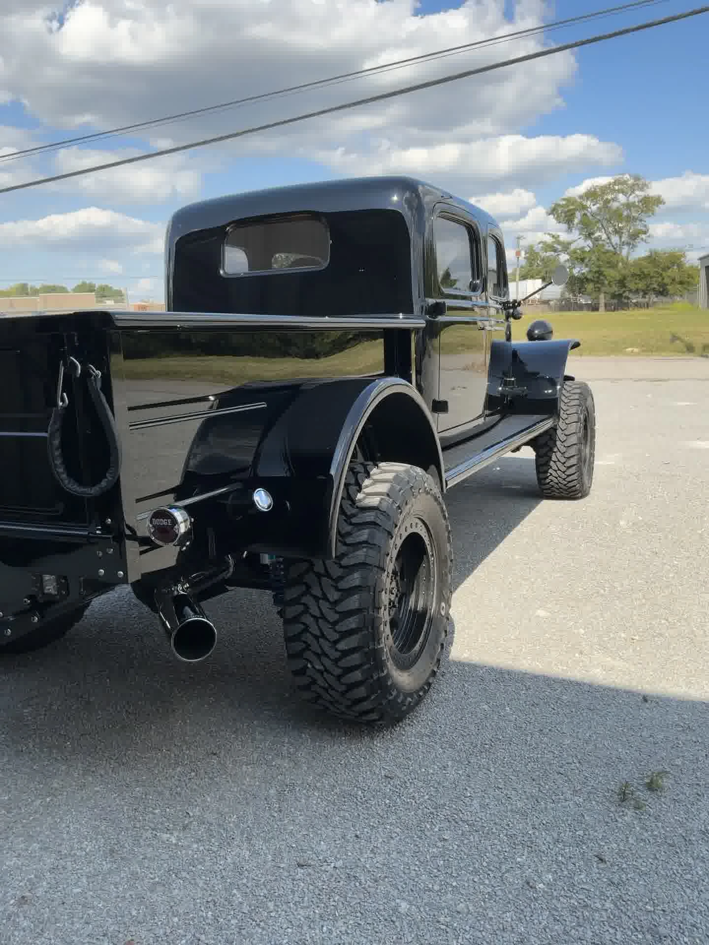 Dodge Power Wagon 4-Door Cab thumbnail 6